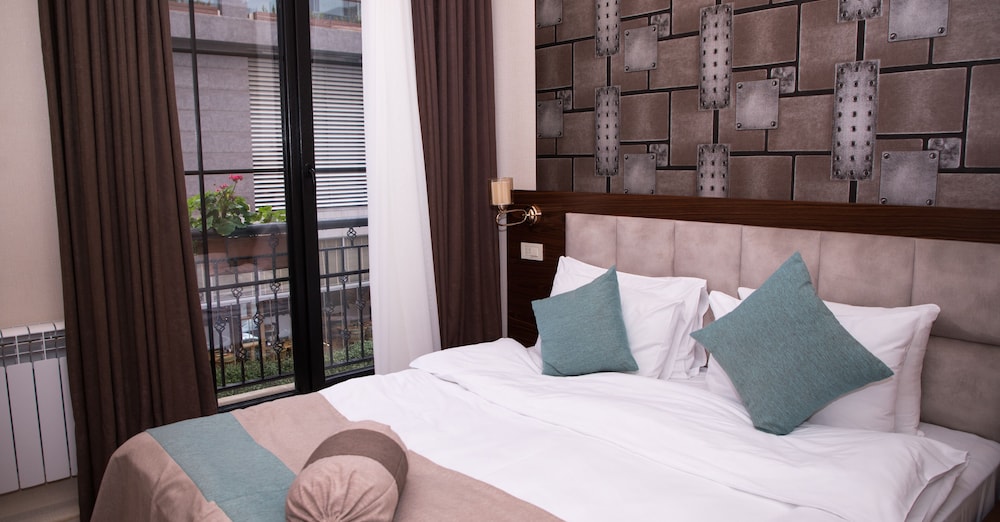 Double or Twin Room - Photo 4