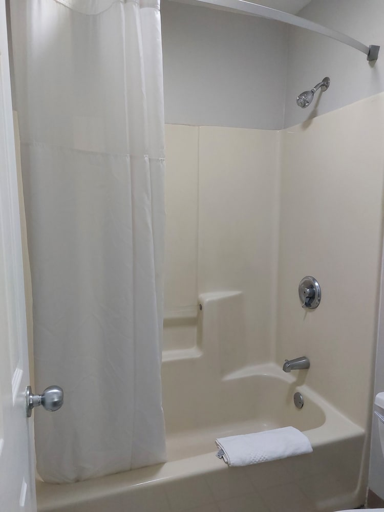 Room, 1 King Bed, Accessible, Non Smoking - Photo 7