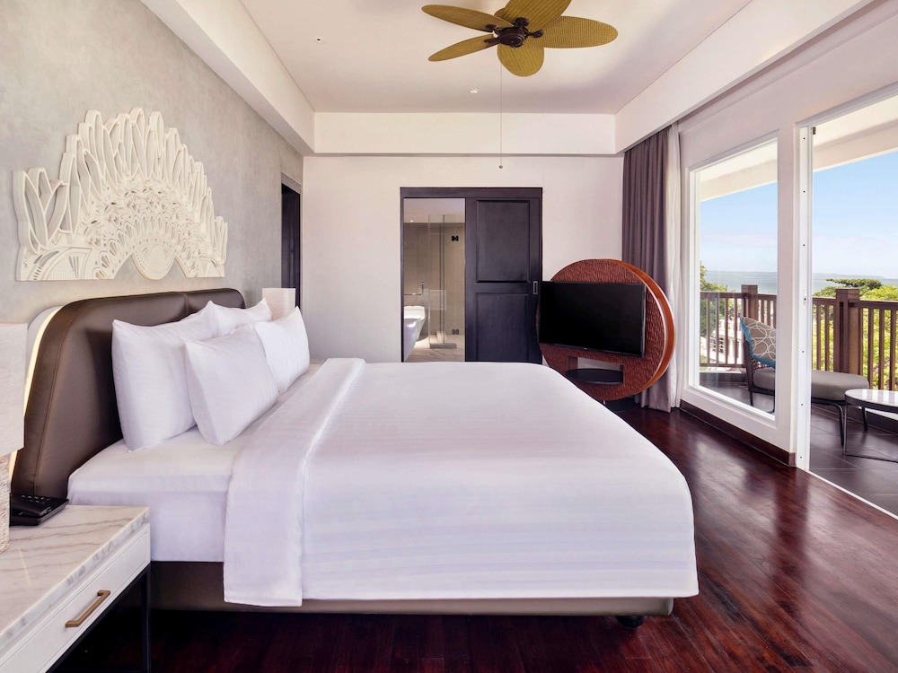 Executive Suite, 1 King Bed - Photo 2