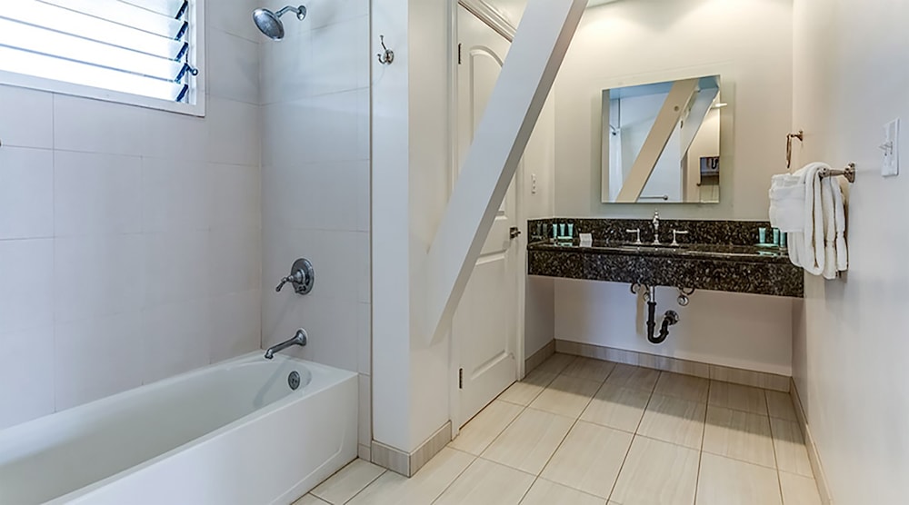 One Bedroom Ocean View (2nd Floor, Stair Access Only)