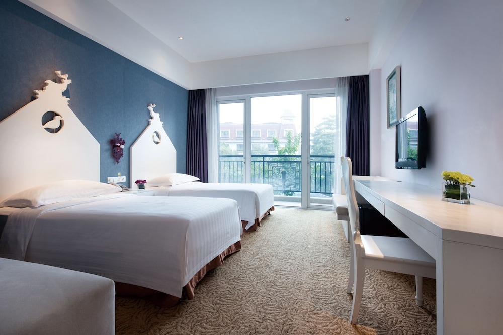 Pool View Twin Room