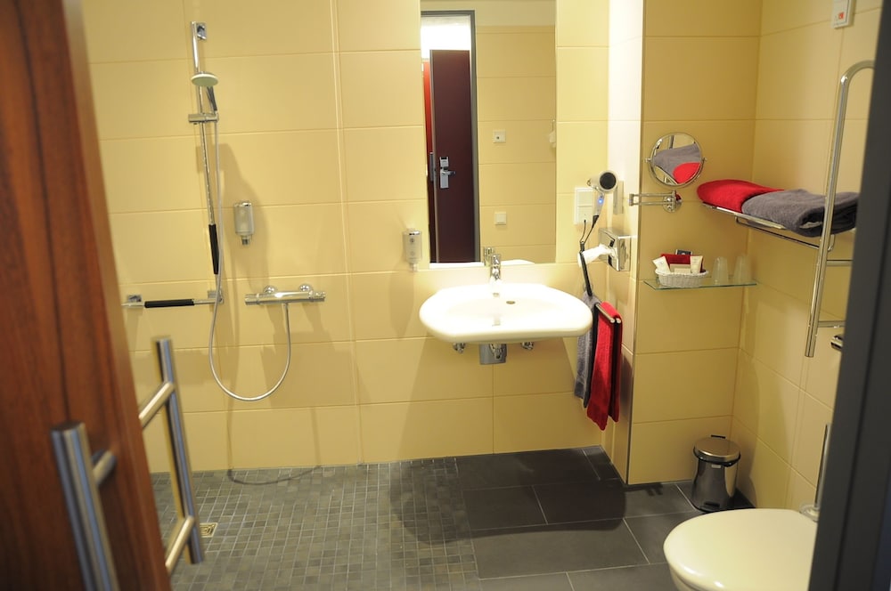 Twin Room, Non Smoking photo 3