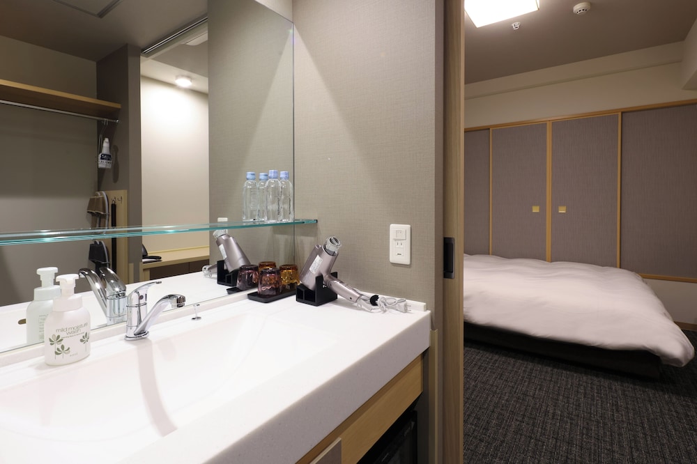 Basic Double Room, Non Smoking photo 2