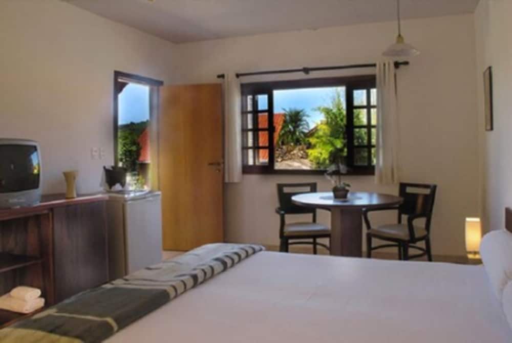 AROUCA photo 3