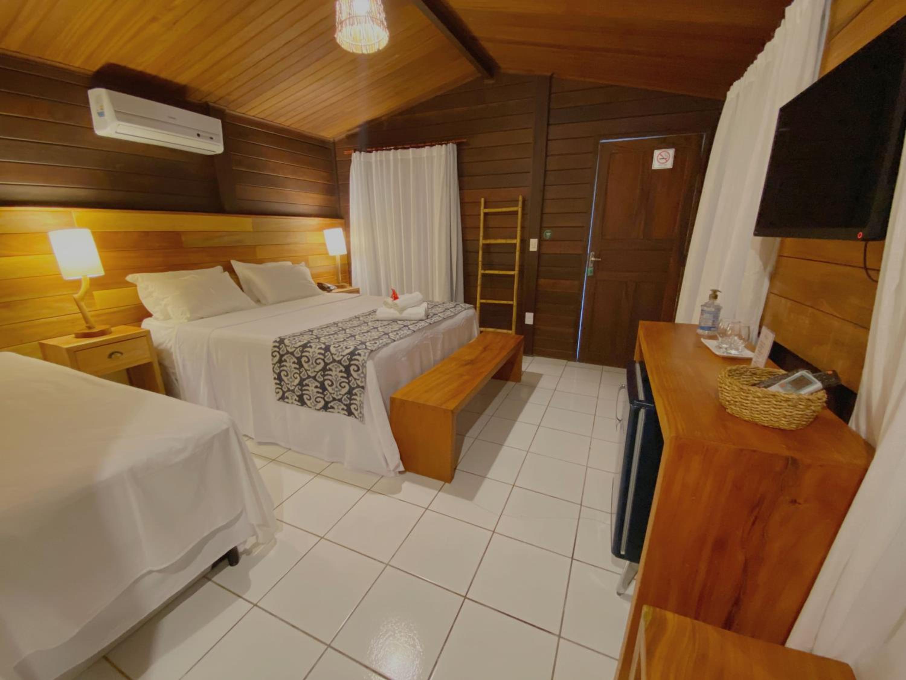 Superior Bungalow photo 1