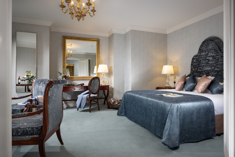 Luxury Suite photo 2