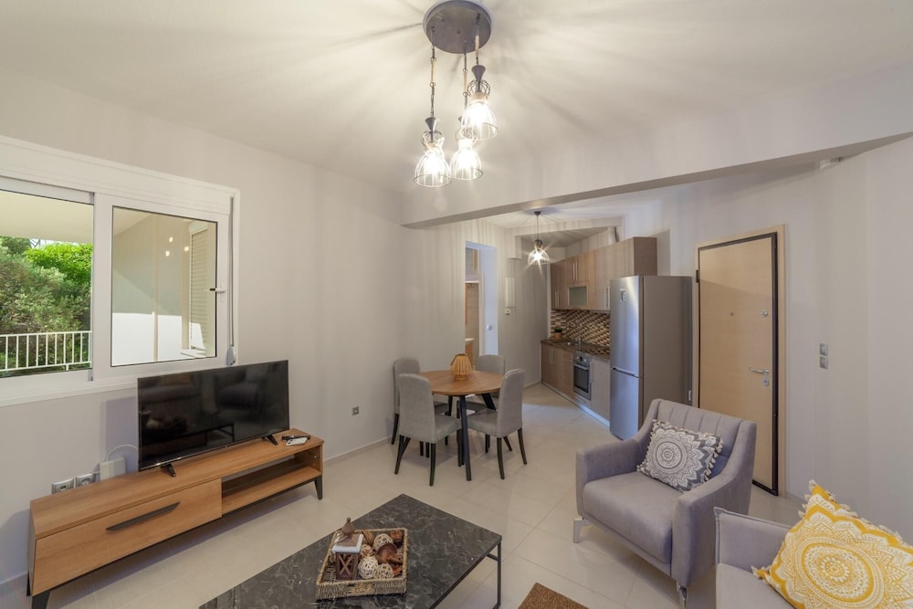 Apartment photo 2