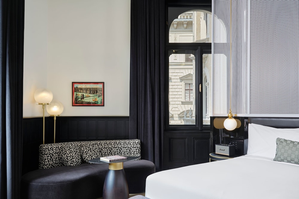 Suite, 1 Bedroom (View)