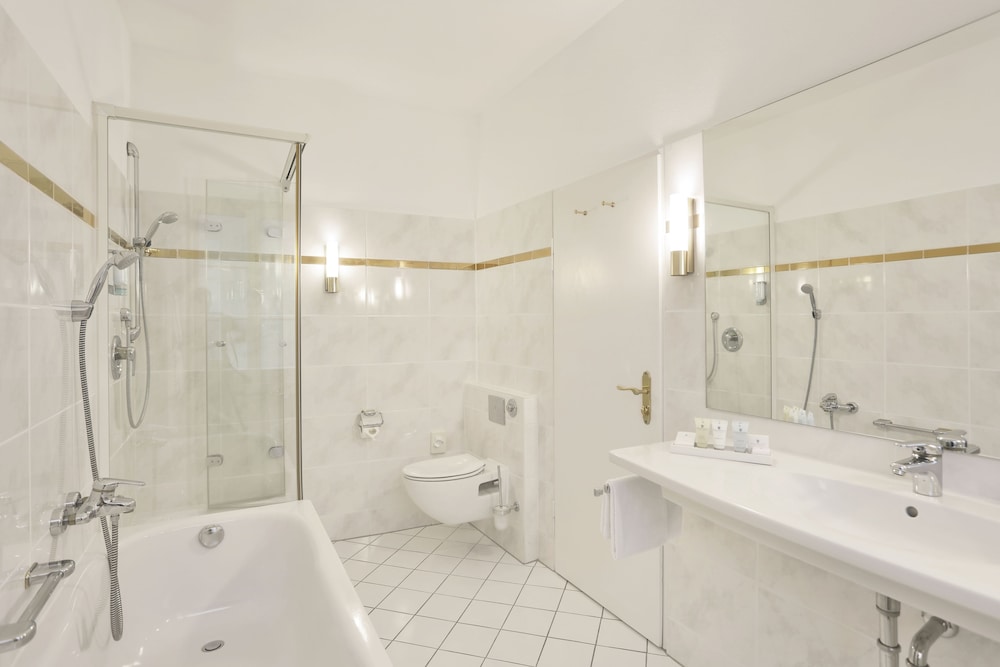 Double Room (street view) photo 3