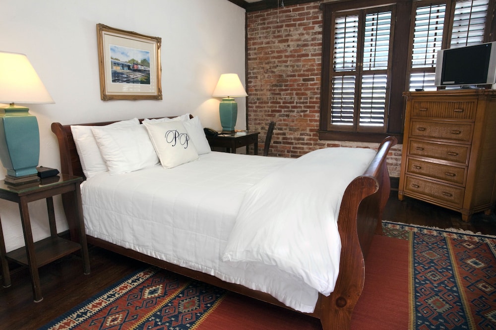 Standard Room, 1 Queen Bed photo 1