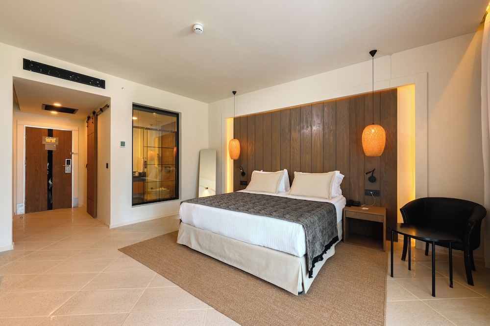 Premium Double or Twin Room, Terrace, Sea View photo 3
