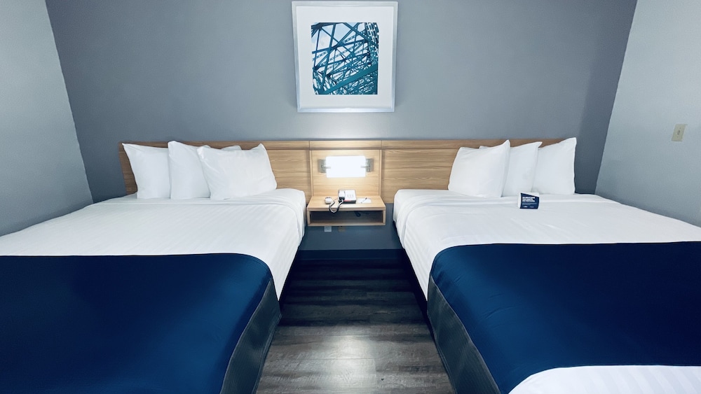 Room, 2 Queen Beds, Non Smoking - Photo 4