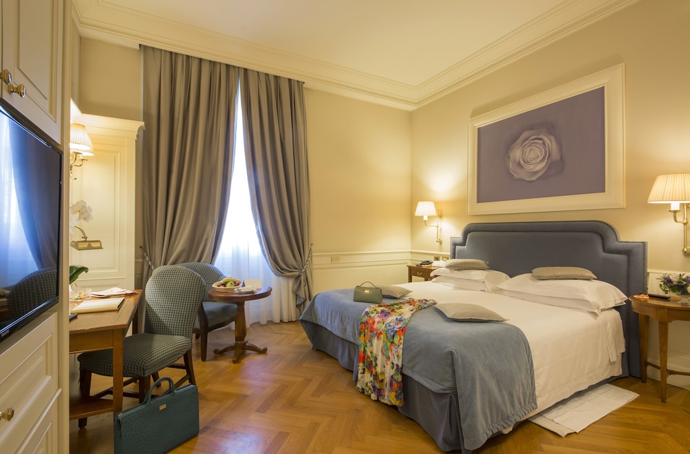 Deluxe Double Room - Photo 9
