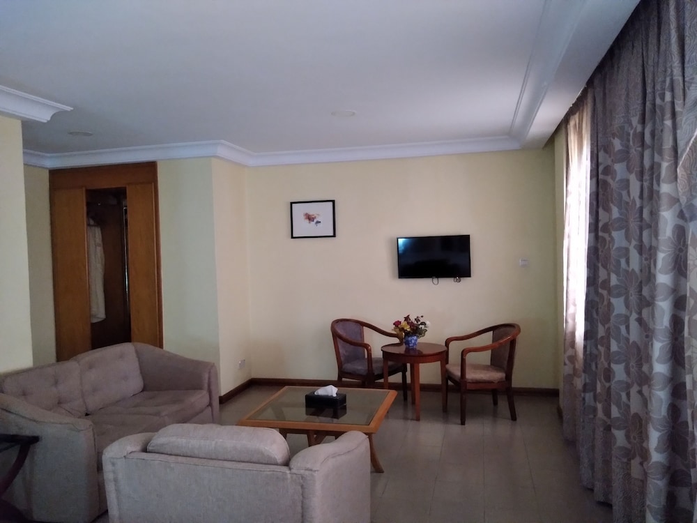 Deluxe Suite photo 2