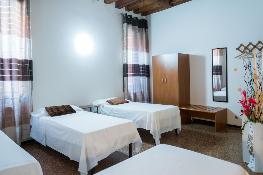 Shared Dormitory, Mixed Dorm photo 1