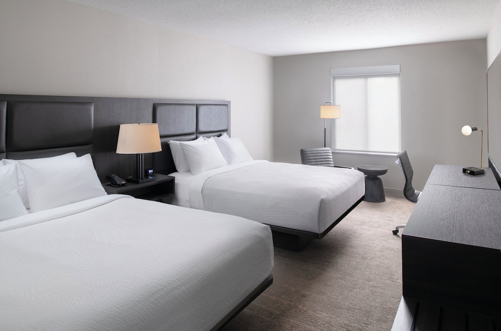 Standard Room, 2 Queen Beds, Mobility Accessible (Accessible Shower)