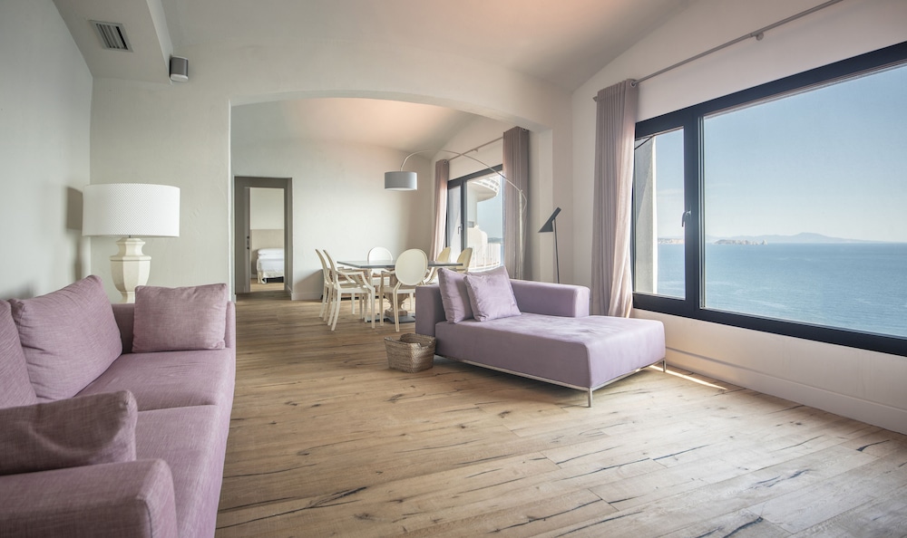 Apartamento, 2 habitaciones, vista al mar (Rosa)