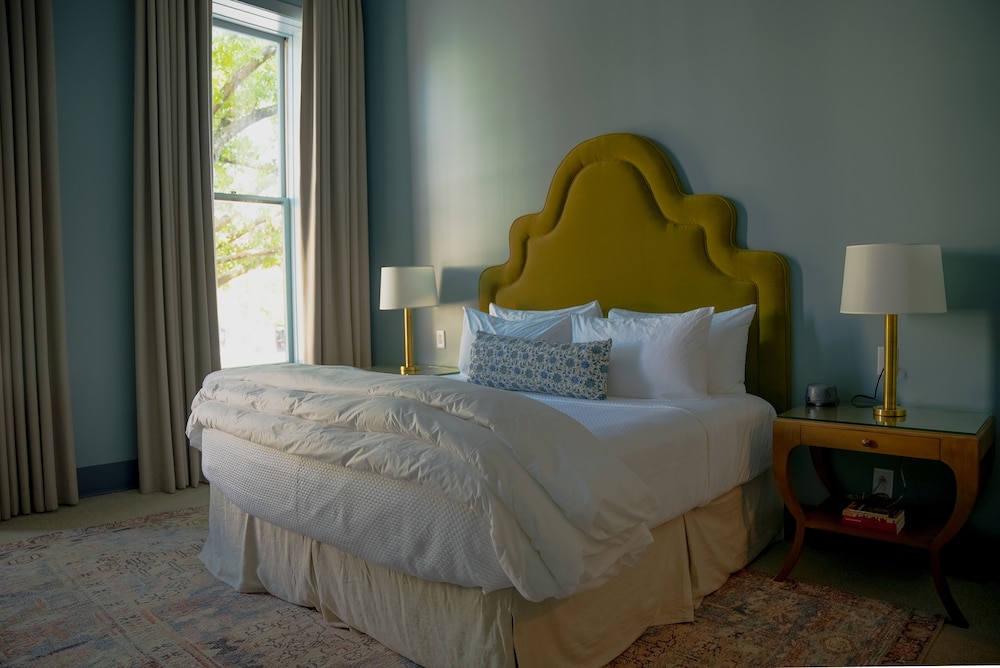 Room 7: Second-Story King photo 3