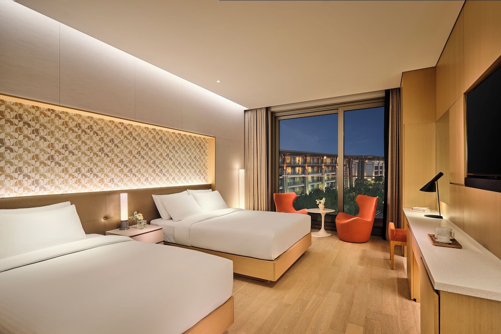 [Hanbok+Casino PKG]Deluxe family Twin(SkyPool+WaterPark for 3/Bathtub)+2 Hanbok rental+CasinoVoucher