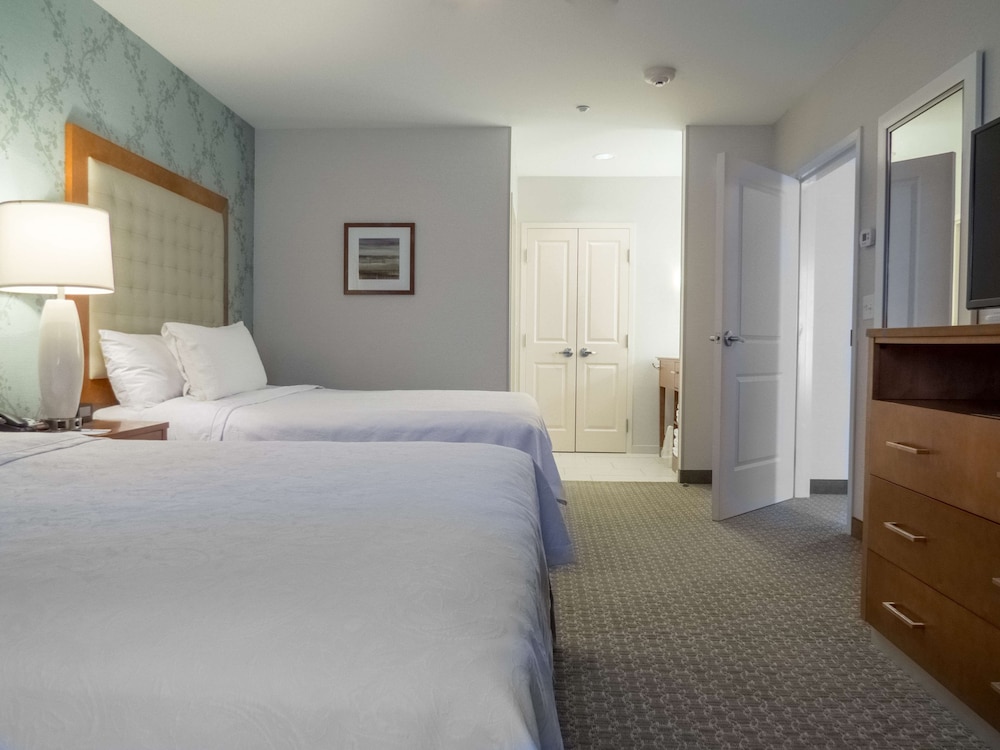 Suite, 2 Queen Beds, Accessible, Bathtub photo 2