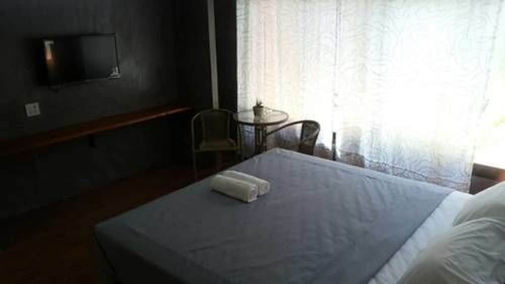 Standard King Room photo 3