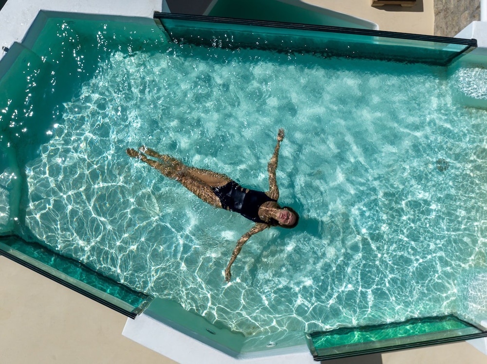 Elegant Sea View Suite with sharing pool photo 2