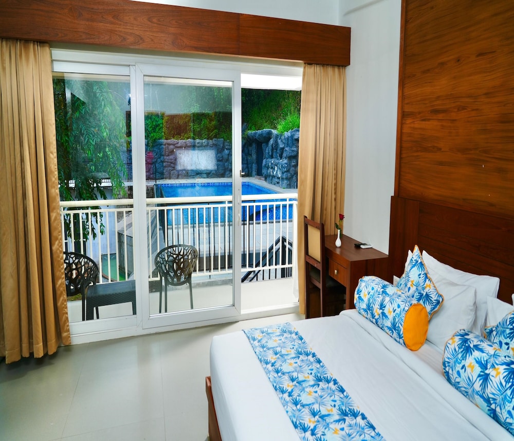 Blue Moon Jacuzzi Pool Villa photo 2