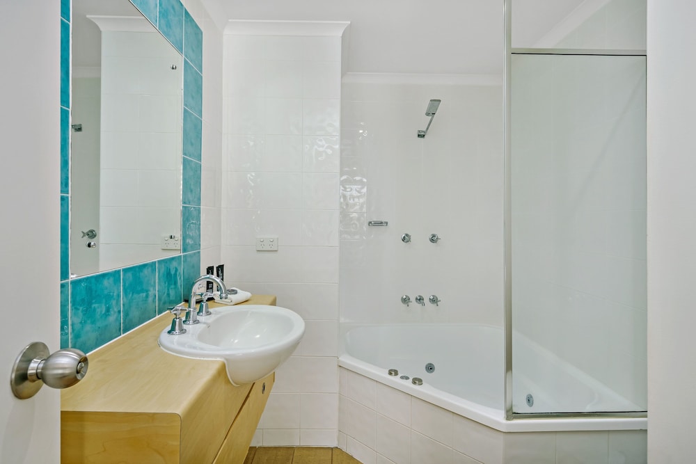 1 Bedroom Studio - Photo 2
