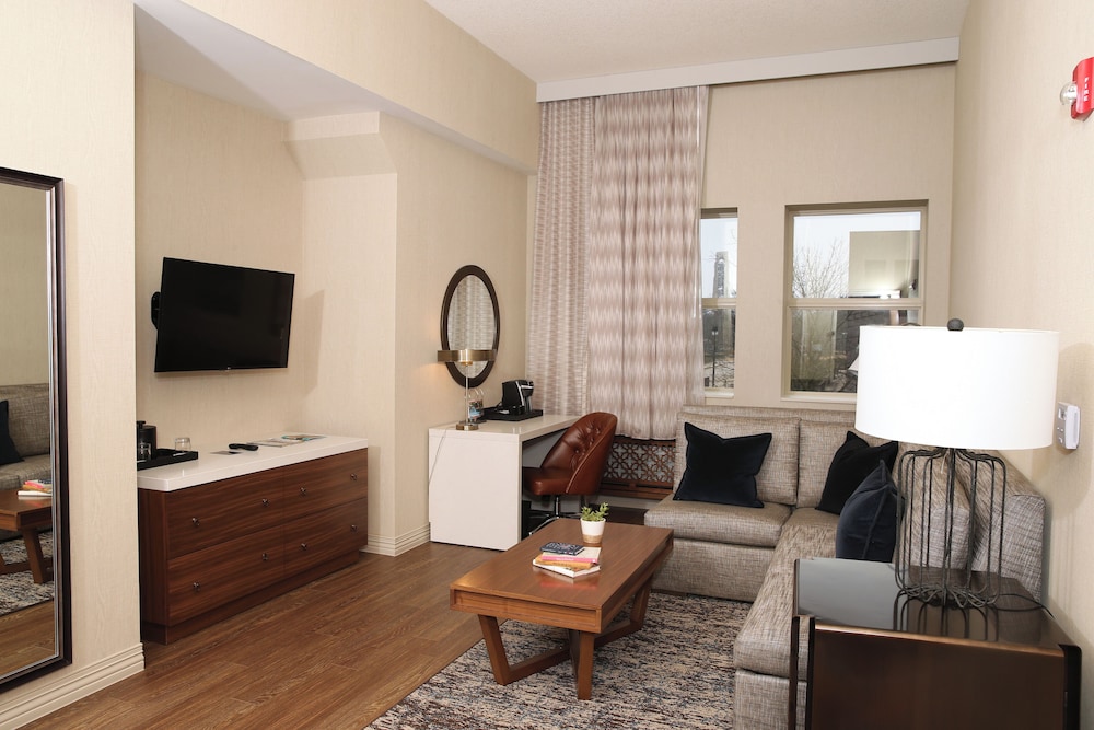 Suite, Multiple Beds (Living Area) photo 3