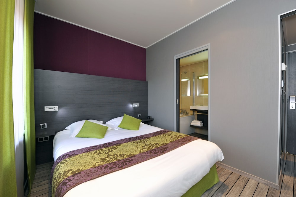 Elegant Premium Double Room photo 3