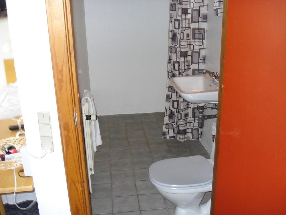 Basic Double Room - Photo 3