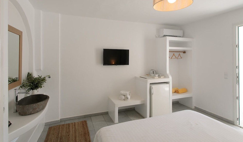 Economy Double Room, Patio, Sea View (Ground floor) photo 1