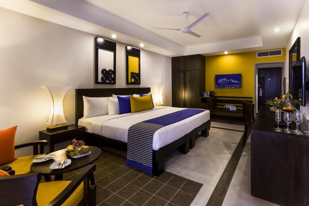 Superior Room, 1 King Bed photo 2
