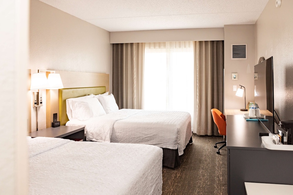 Suite, 2 Queen Beds, Refrigerator & Microwave (Wet bar) - Photo 11