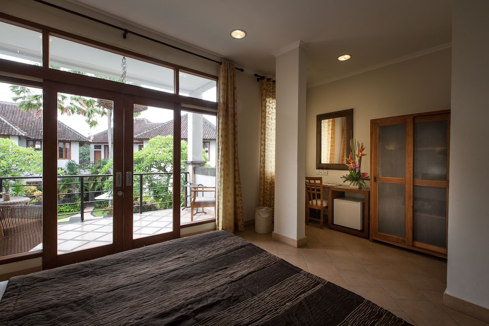 Standard Double Room, Pool View photo 3