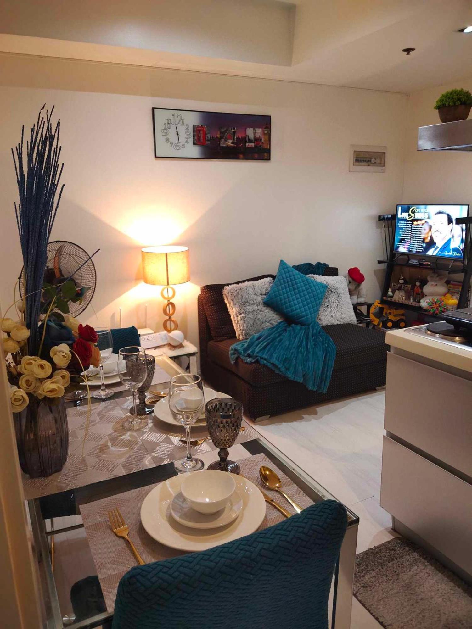 Family Room With Balcony photo 2