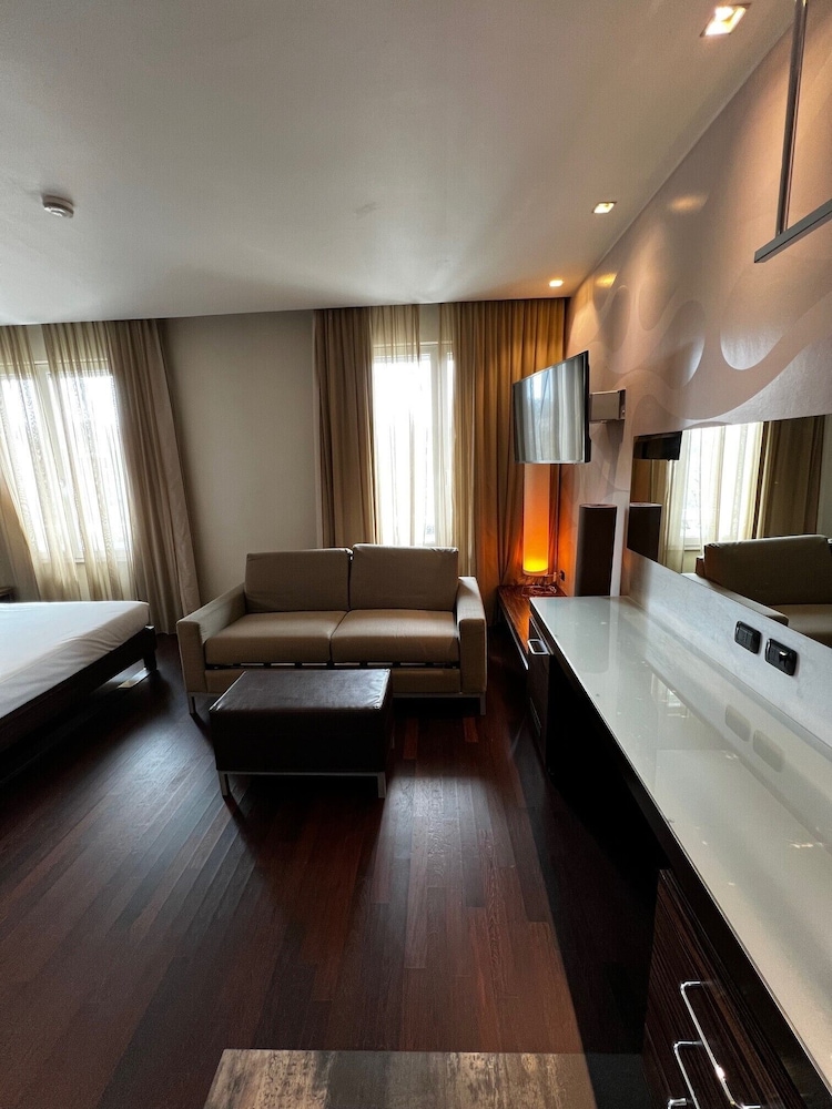 Executive Room photo 2