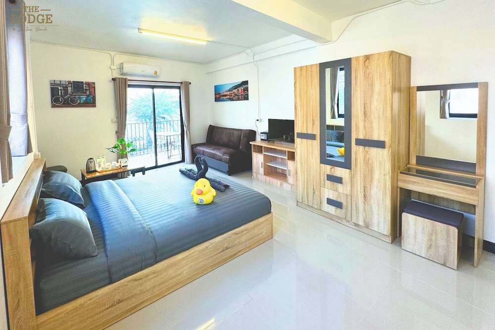 Deluxe Room, Balcony, Sea View - Photo 16