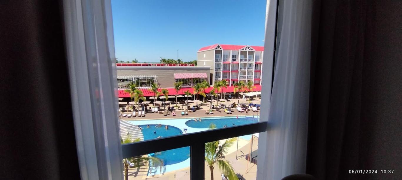 Triple Room with Pool View photo 3