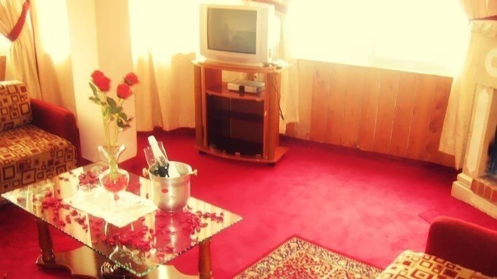 Honeymoon Suite photo 3