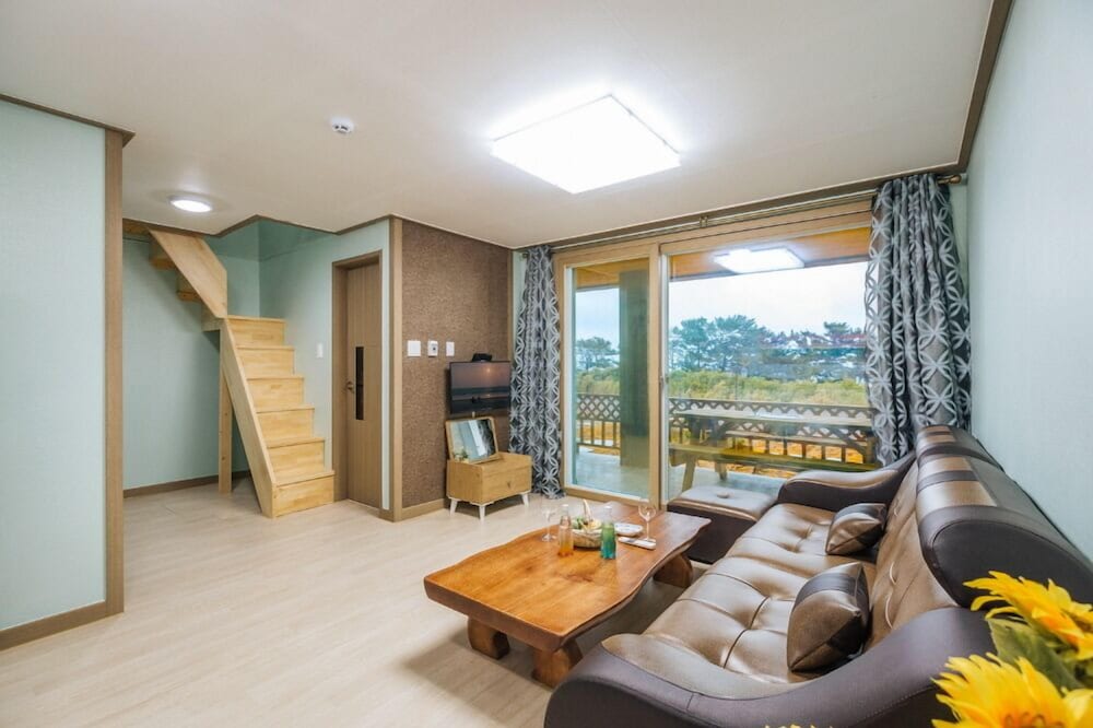 Room (Family 1 (Duplex))