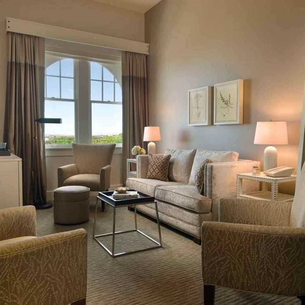 Luxury Suite - Photo 1