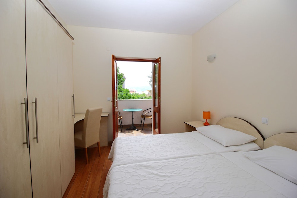 Standard Apartment, Balcony, Partial Sea View