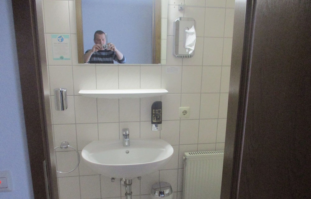 Basic Double Or Twin Room photo 2