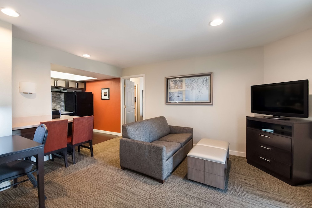 Suite, 2 Queen Beds, Accessible (Two Bedroom Mobility Hearing Shower) photo 3