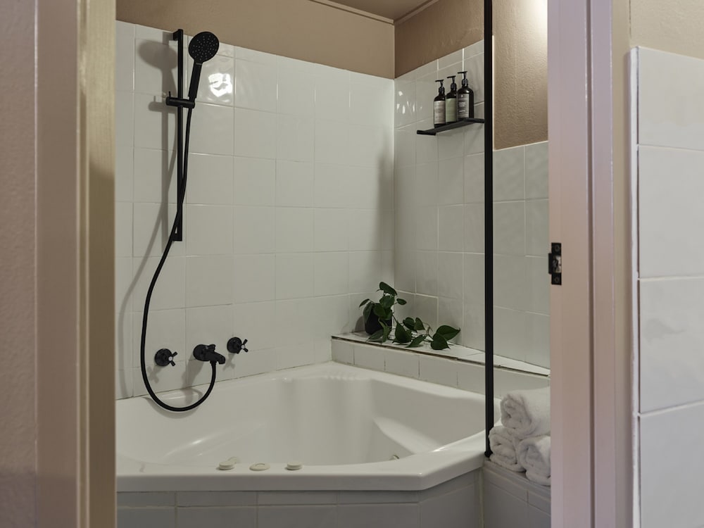 Two Bedroom Suite - Gunnadoo photo 2