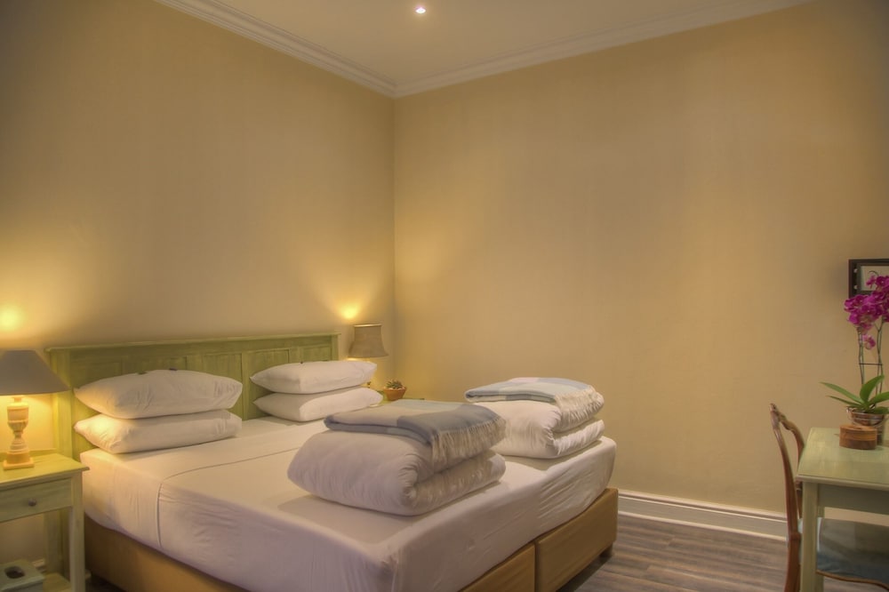 Luxury Suite 4 photo 3
