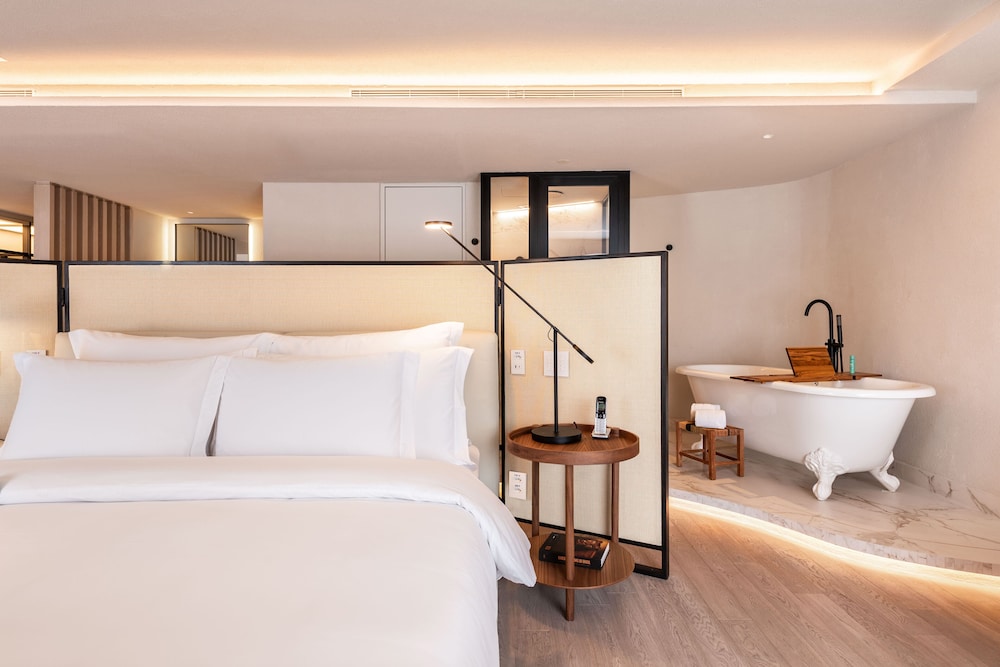 Suite (Mayfair)