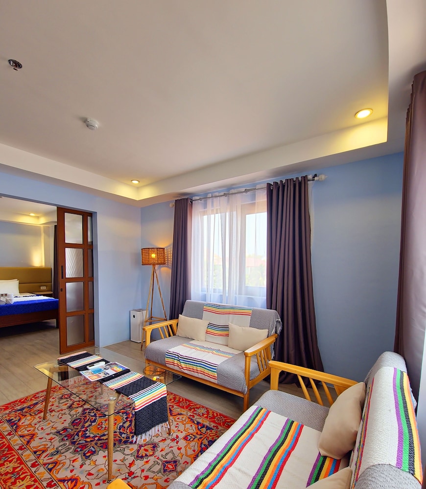 Premium Studio Suite photo 3