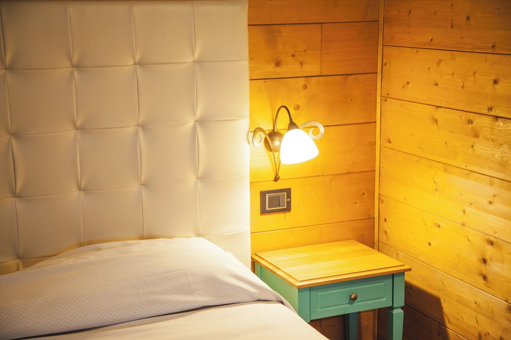 Luxury Chalet, 1 Bedroom, Park View photo 2